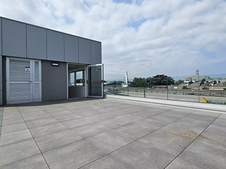 Immagine 8 di Ufficio in affitto  in Viale della Navigazione Interna a Padova