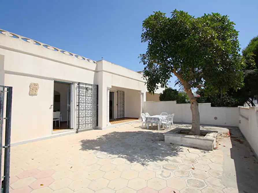 Immagine 9 di Casa indipendente in vendita  in Lungomare Ionio a Ugento