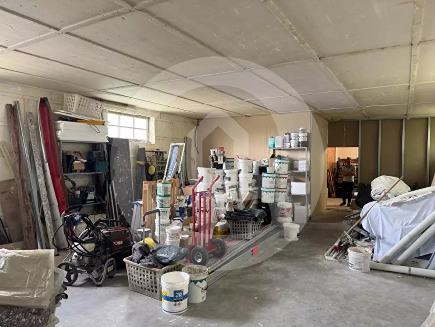 Immagine 5 di Negozio in vendita  a Santa Giustina In Colle