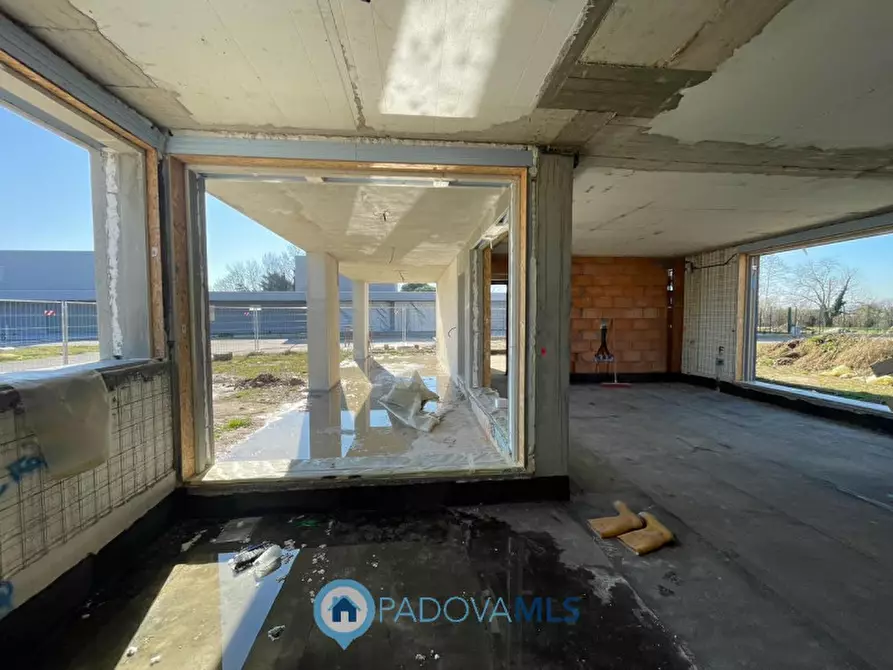 Immagine 11 di Casa bifamiliare in vendita  in Via U. Foscolo, 1 a Selvazzano Dentro