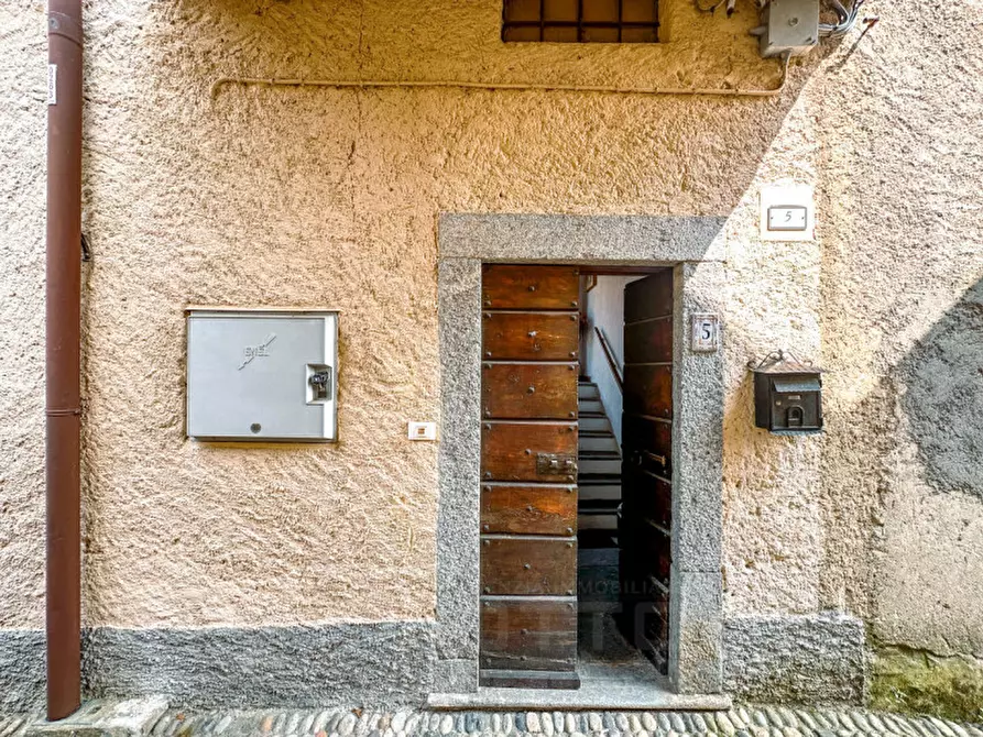 Immagine 26 di Villetta a schiera in vendita  in via centrale n 5 a Oggebbio