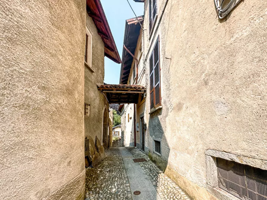 Immagine 28 di Villetta a schiera in vendita  in via centrale n 5 a Oggebbio