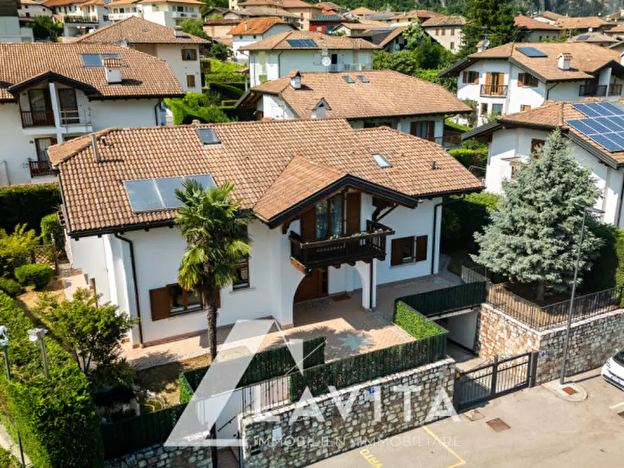 Immagine 2 di Villa in vendita  in via Feldi a Roverè Della Luna