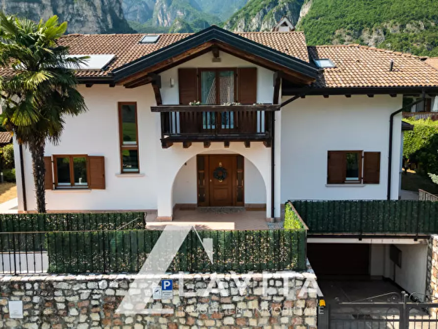 Immagine 3 di Villa in vendita  in via Feldi a Roverè Della Luna