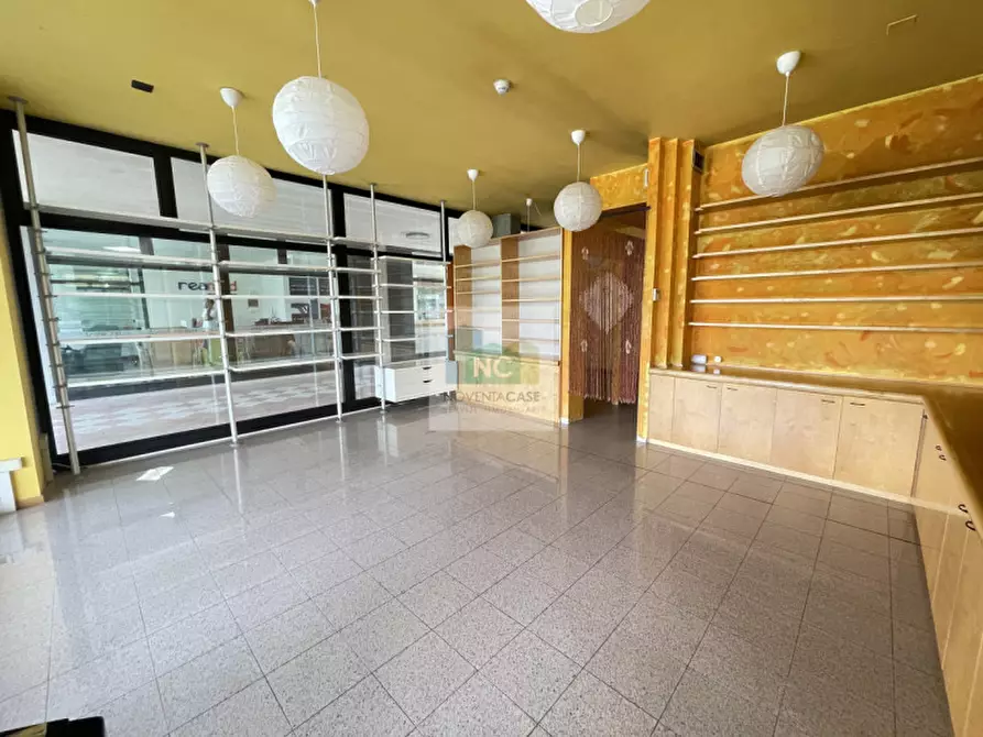 Immagine 3 di Negozio in vendita  in piazza giovanelli 50 a Noventa Padovana
