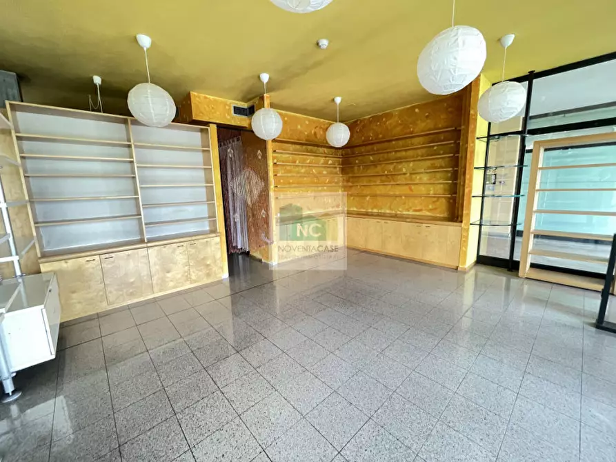 Immagine 5 di Negozio in vendita  in piazza giovanelli 50 a Noventa Padovana