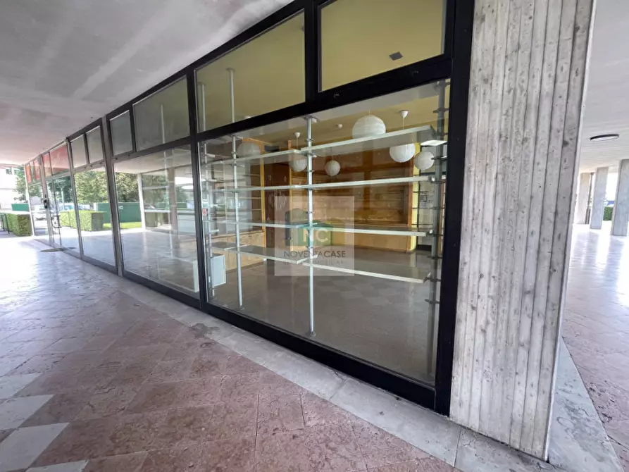 Immagine 8 di Negozio in vendita  in piazza giovanelli 50 a Noventa Padovana