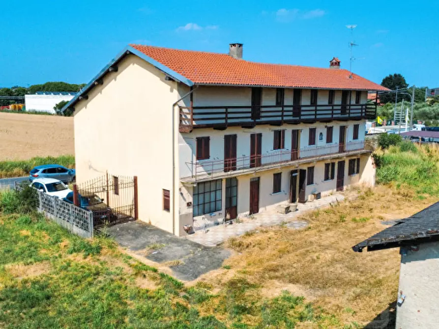 Immagine 1 di Casa indipendente in vendita  in Via Gallarate 56 a Oleggio