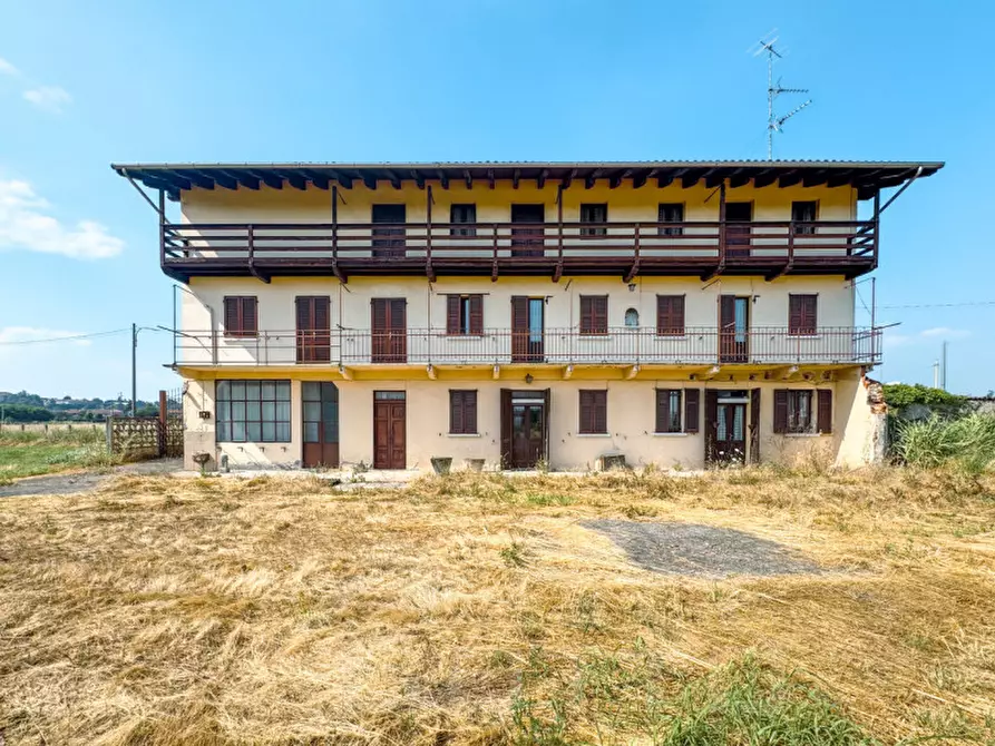 Immagine 2 di Casa indipendente in vendita  in Via Gallarate 56 a Oleggio