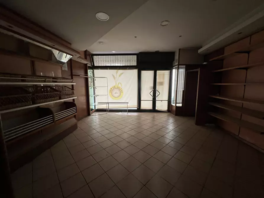 Immagine 1 di Negozio in affitto  a Monselice