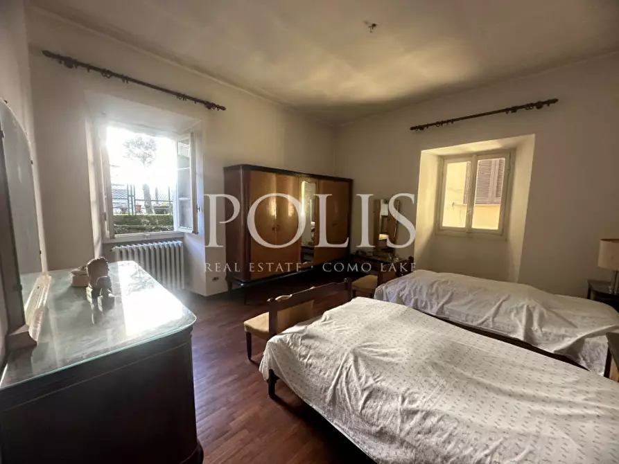 Immagine 11 di Appartamento in vendita  in Via Giovanni Corti 14 a Erba