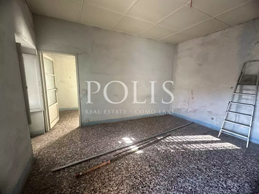 Immagine 12 di Appartamento in vendita  in Via Giovanni Corti 14 a Erba