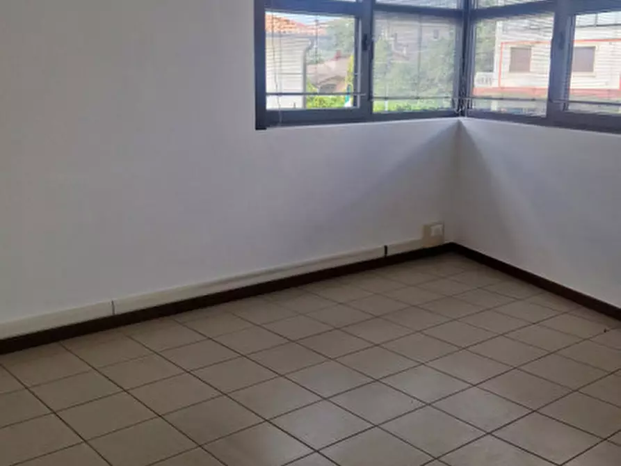 Immagine 4 di Ufficio in affitto  a Torri Di Quartesolo
