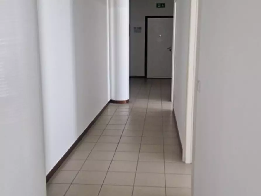 Immagine 9 di Ufficio in affitto  a Torri Di Quartesolo