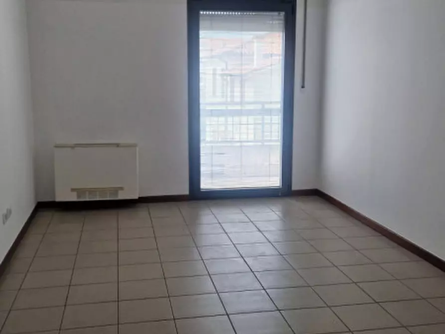 Immagine 11 di Ufficio in affitto  a Torri Di Quartesolo