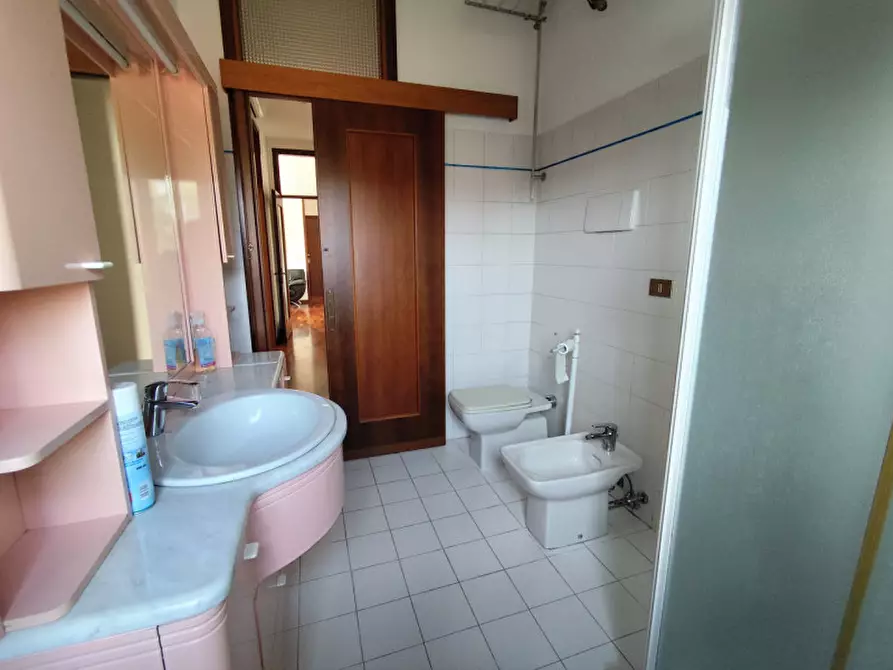 Immagine 13 di Appartamento in affitto  a Vicenza