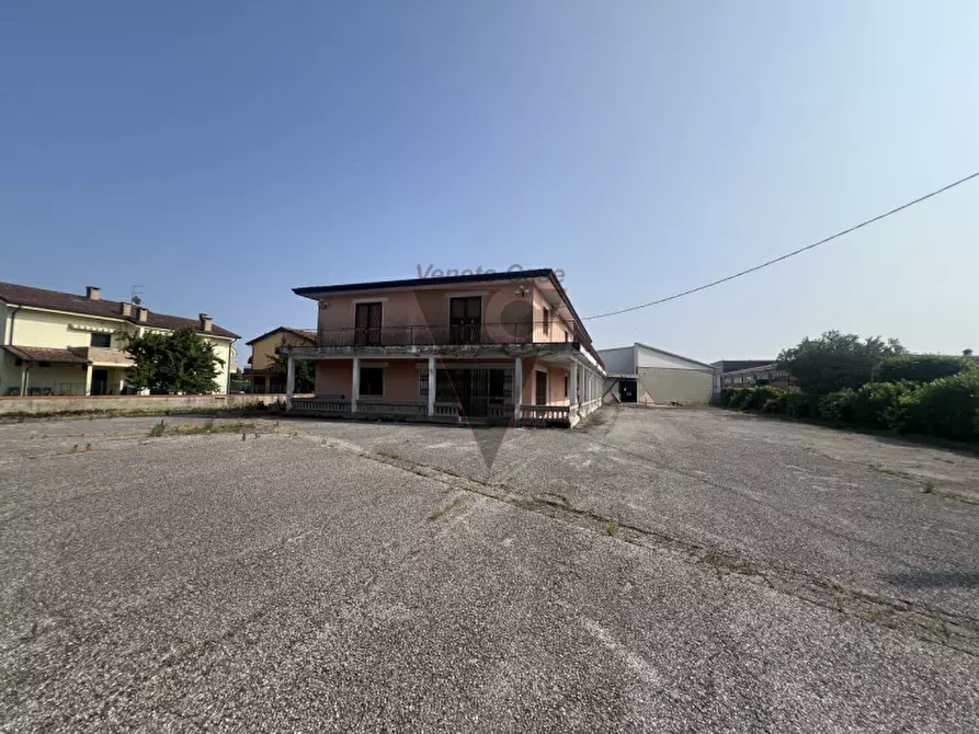Immagine 2 di Attività commerciale in vendita  a Campolongo Maggiore