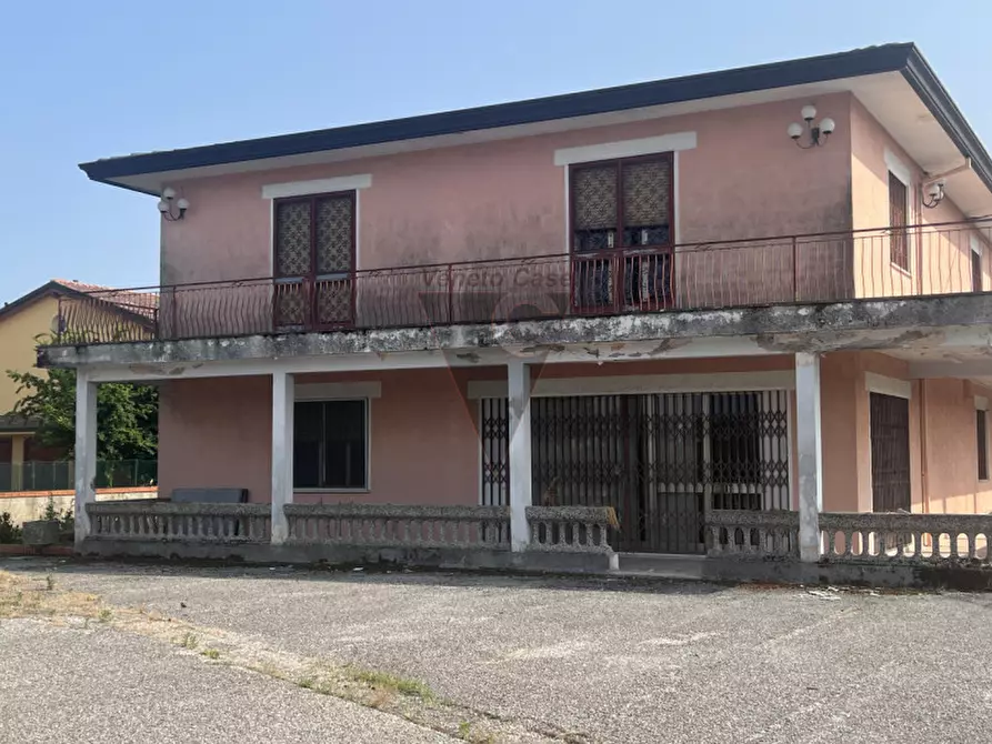 Immagine 5 di Attività commerciale in vendita  a Campolongo Maggiore