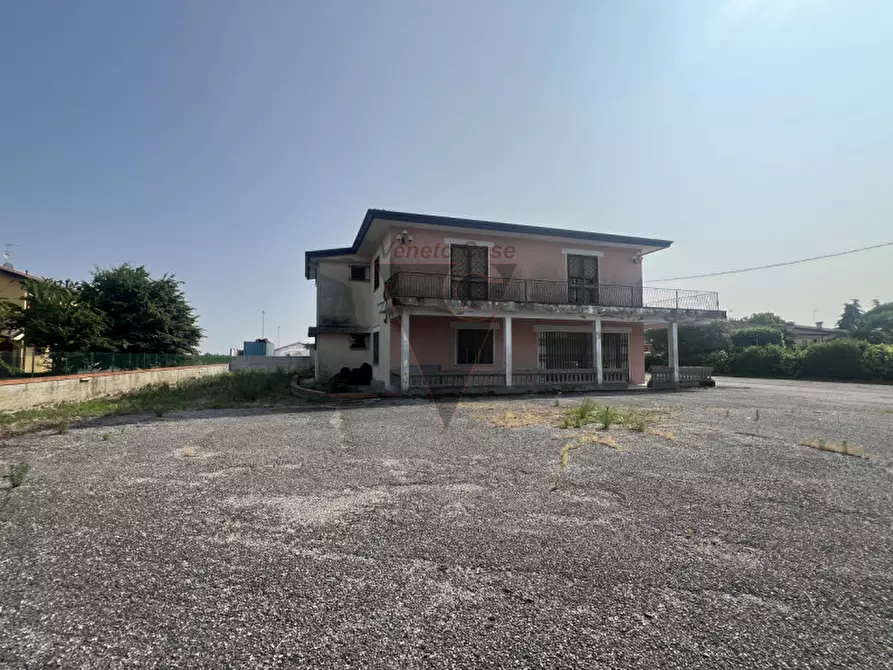 Immagine 6 di Attività commerciale in vendita  a Campolongo Maggiore