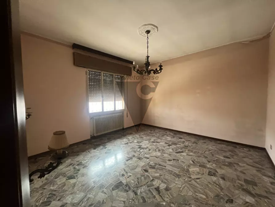 Immagine 8 di Attività commerciale in vendita  a Campolongo Maggiore