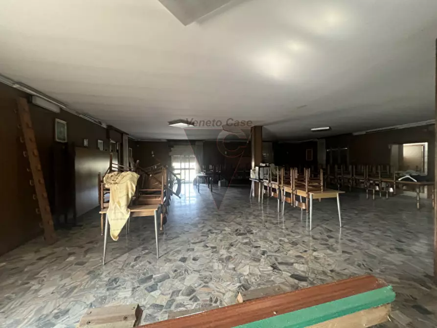 Immagine 10 di Attività commerciale in vendita  a Campolongo Maggiore