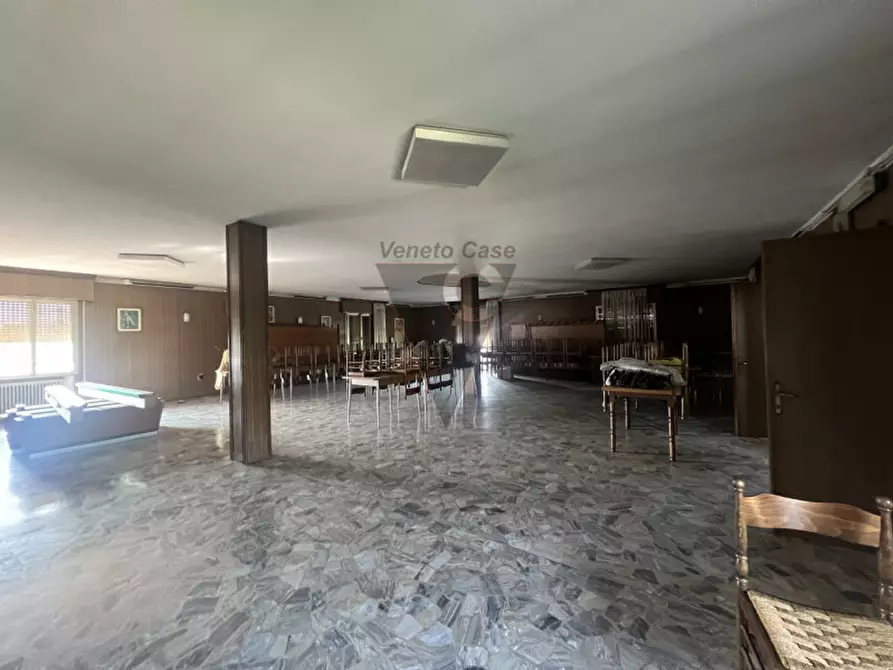 Immagine 11 di Attività commerciale in vendita  a Campolongo Maggiore