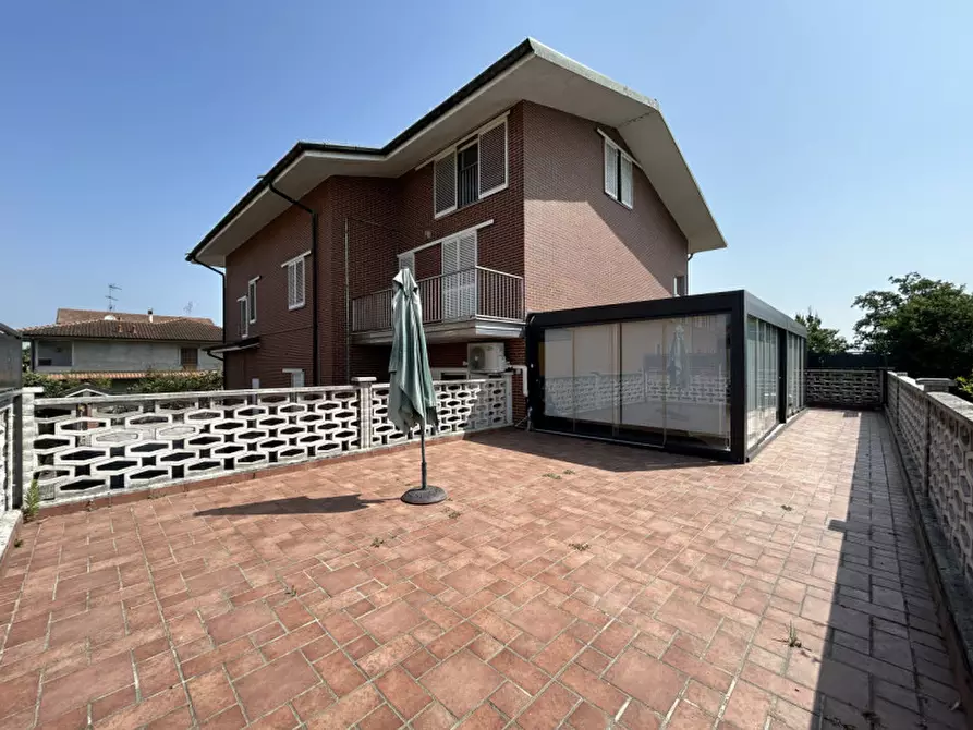 Immagine 1 di Appartamento in vendita  in Via Montello a Zibido San Giacomo