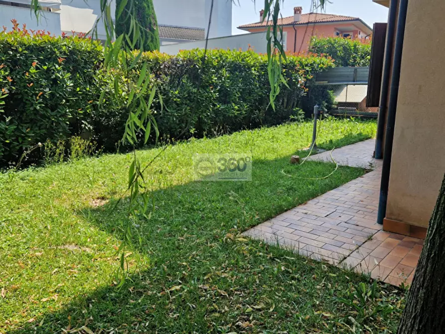 Immagine 9 di Casa bifamiliare in vendita  in Via Leonardo da Vinci a Rodengo-Saiano