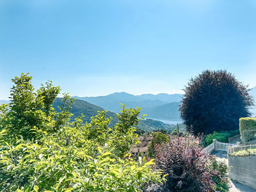 Immagine 2 di Casa bifamiliare in vendita  in Via Mottarone 6 a Armeno