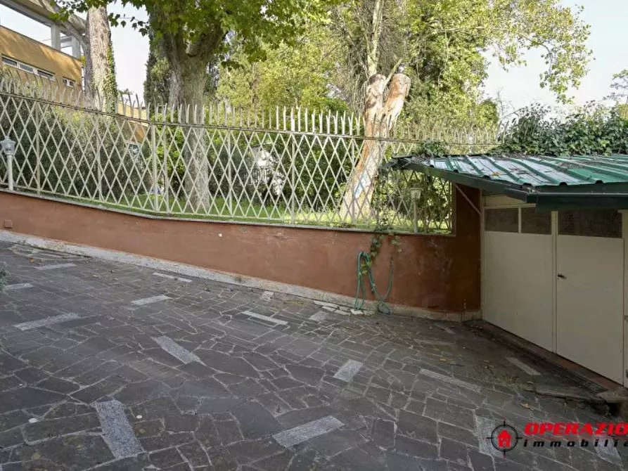 Immagine 38 di Casa bifamiliare in vendita  in Via Rocco Santoliquido a Roma