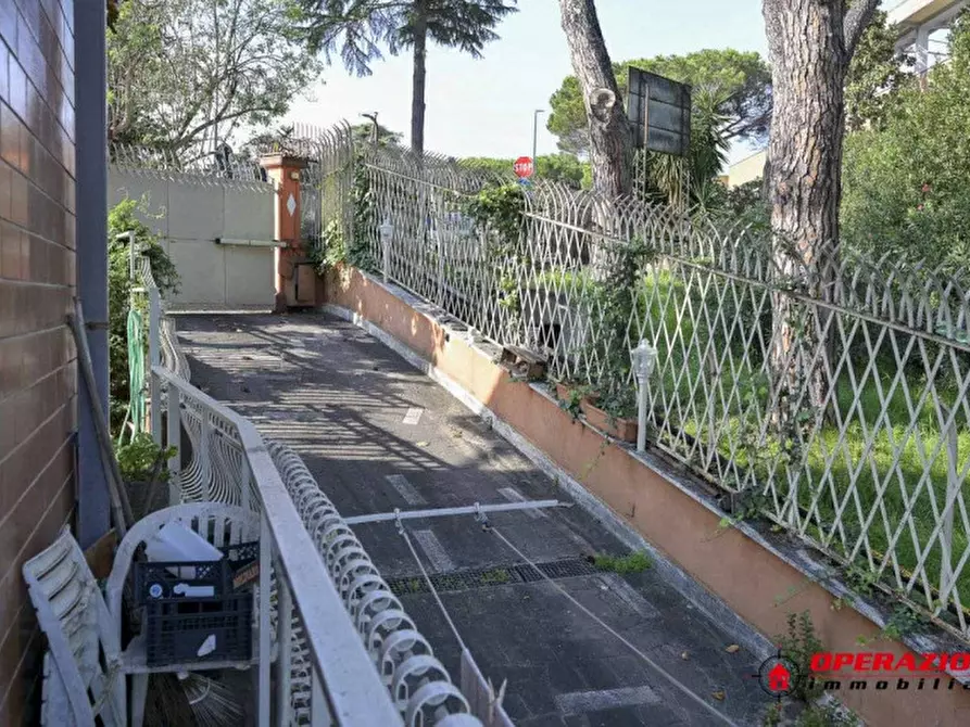 Immagine 39 di Casa bifamiliare in vendita  in Via Rocco Santoliquido a Roma