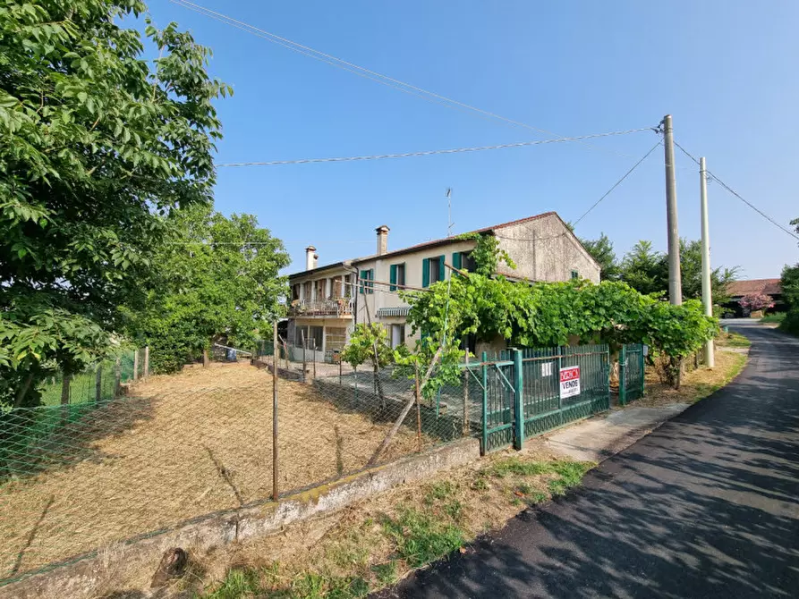 Immagine 2 di Casa bifamiliare in vendita  in via nina a Vo