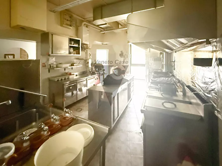 Immagine 4 di Attività commerciale in affitto  a Camponogara