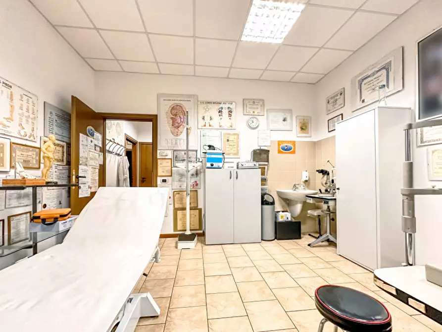 Immagine 11 di Negozio in vendita  in Via Luigi Lenot 6 a Borgosesia