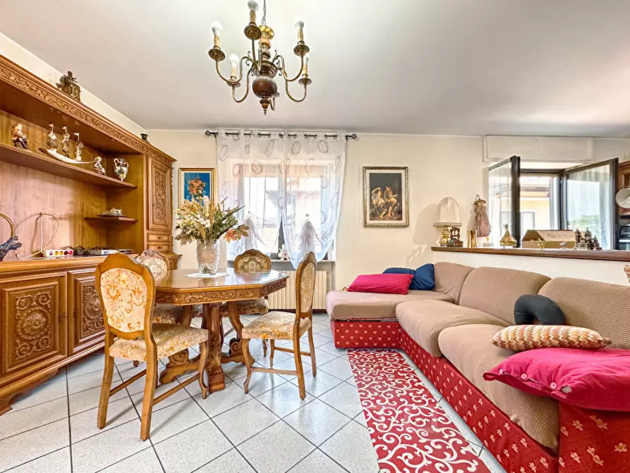 Immagine 1 di Casa indipendente in vendita  in Vicolo Ardito 9 a Gattinara