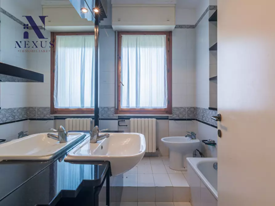 Immagine 10 di Appartamento in vendita  a Fano