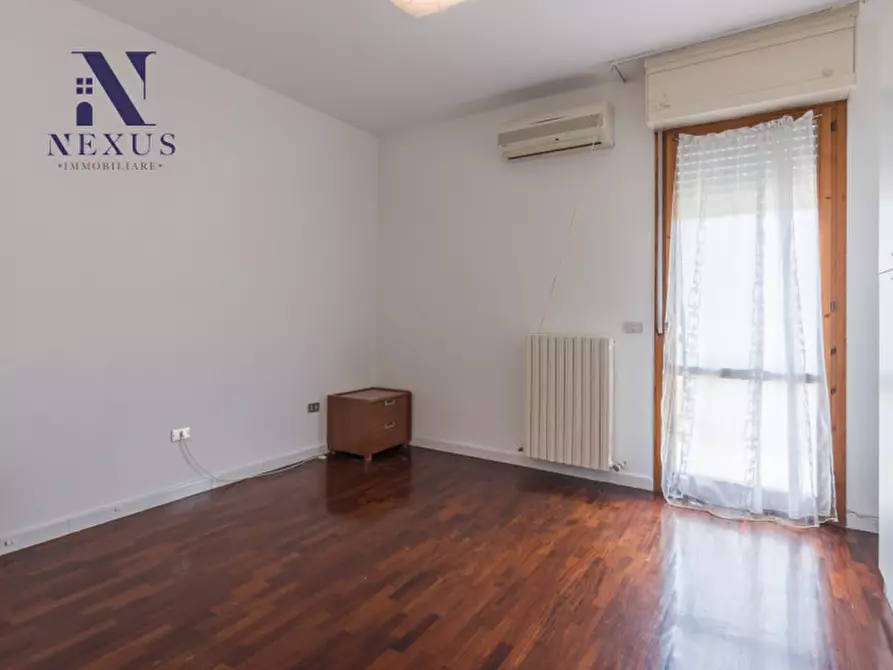 Immagine 12 di Appartamento in vendita  a Fano