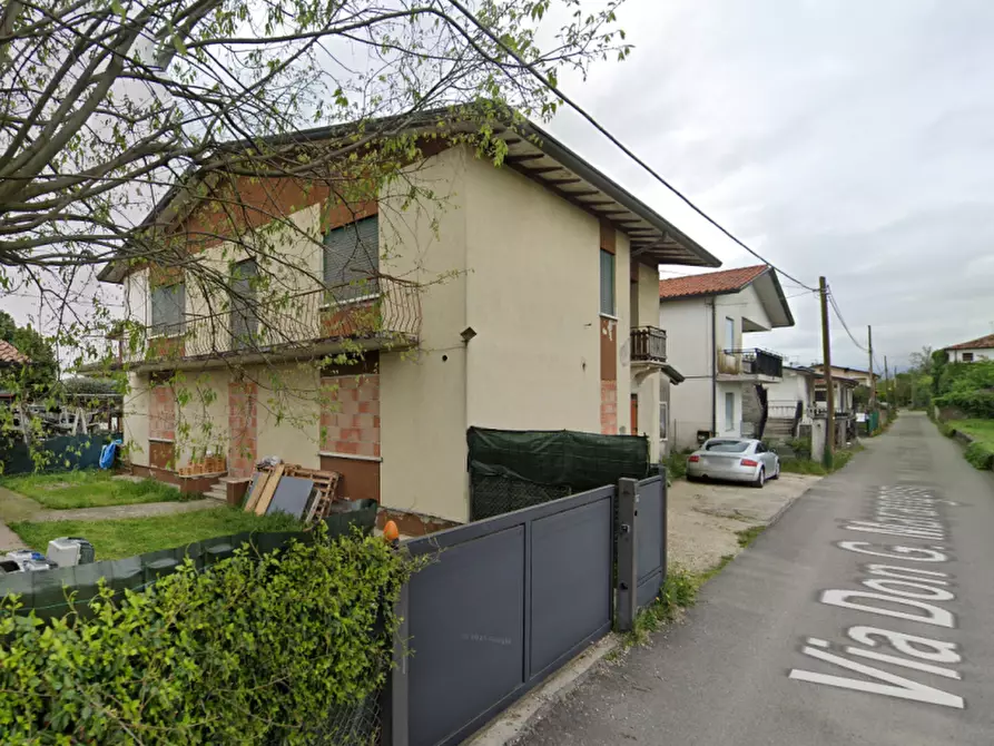 Immagine 2 di Casa indipendente in vendita  in ROSSANO VENETO VIA MARANGON a Rossano Veneto