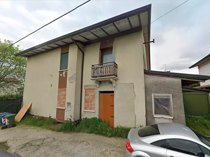 Immagine 3 di Casa indipendente in vendita  in ROSSANO VENETO VIA MARANGON a Rossano Veneto