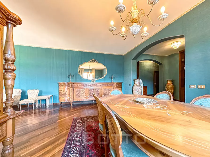 Immagine 10 di Villa in vendita  in VIA COSSATO a Gattinara