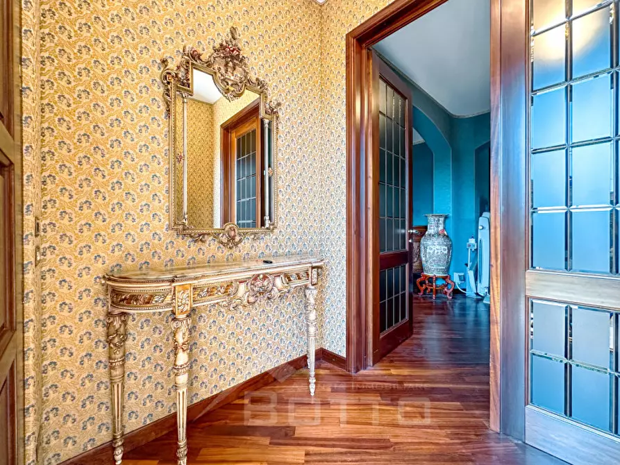 Immagine 11 di Villa in vendita  in VIA COSSATO a Gattinara