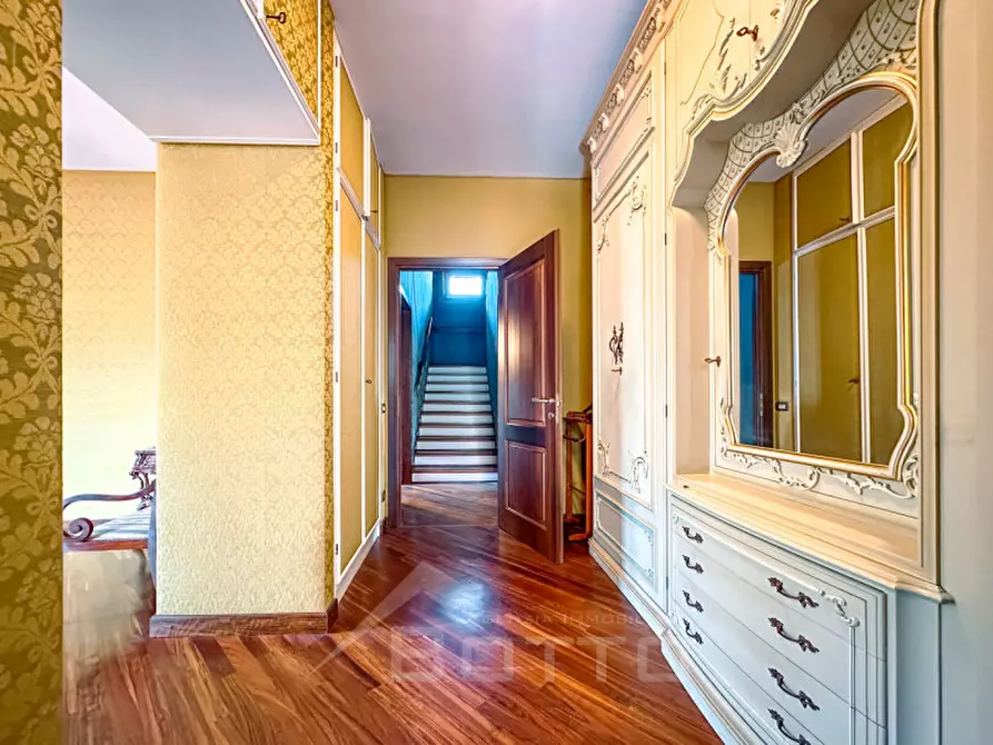 Immagine 15 di Villa in vendita  in VIA COSSATO a Gattinara