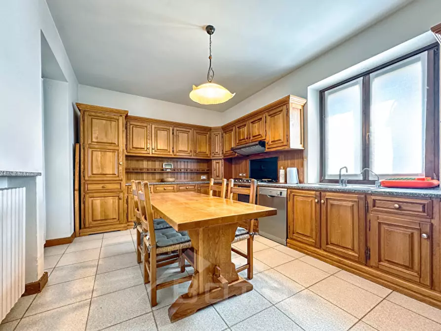 Immagine 16 di Villa in vendita  in VIA COSSATO a Gattinara