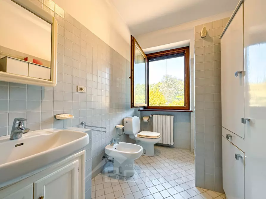 Immagine 19 di Villa in vendita  in VIA COSSATO a Gattinara