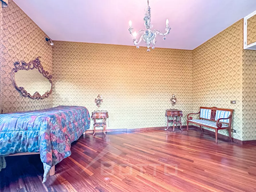 Immagine 20 di Villa in vendita  in VIA COSSATO a Gattinara