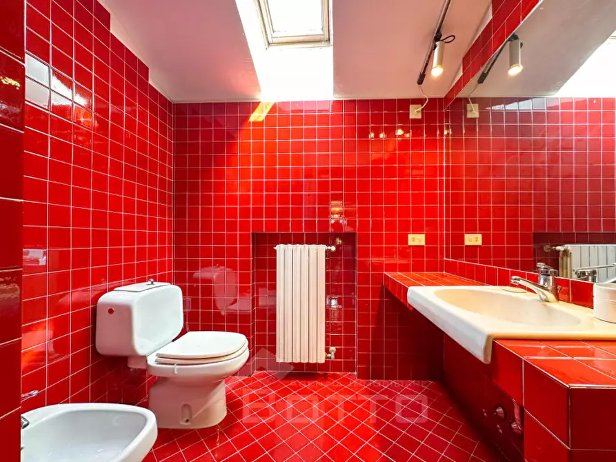 Immagine 23 di Villa in vendita  in VIA COSSATO a Gattinara