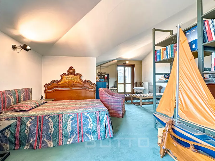 Immagine 24 di Villa in vendita  in VIA COSSATO a Gattinara