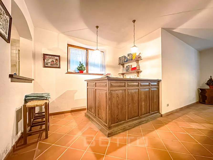 Immagine 25 di Villa in vendita  in VIA COSSATO a Gattinara