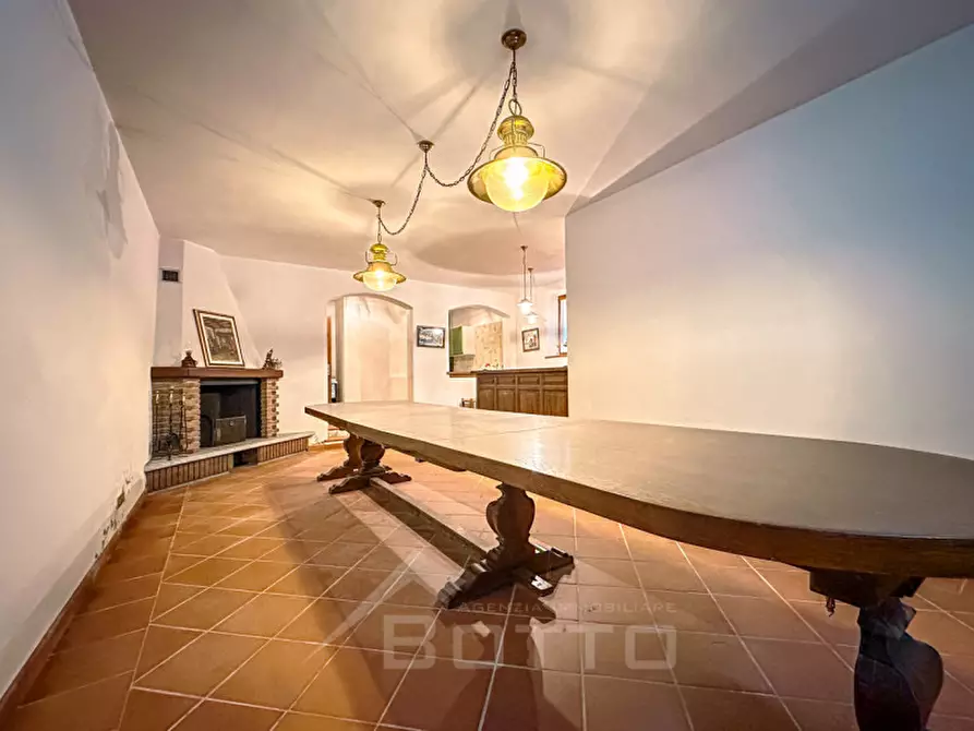 Immagine 26 di Villa in vendita  in VIA COSSATO a Gattinara