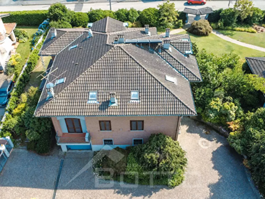 Immagine 31 di Villa in vendita  in VIA COSSATO a Gattinara